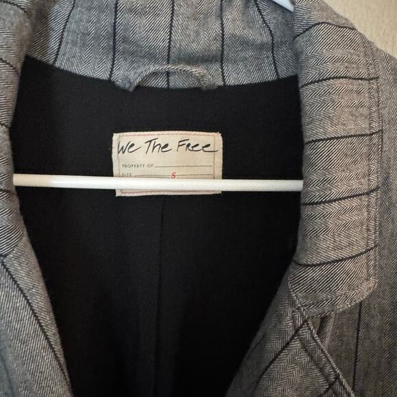 WE THE FREE Oversized Grey and Black Stripe Blazer Size Small Casual comfort - Picture 4 of 6